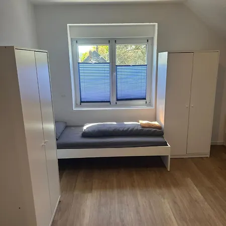Naehe Alzey Mit Parkplatz Und 3 Schlafzimmer Fuer 7 Personen *
