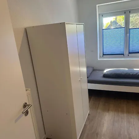 Naehe Alzey Mit Parkplatz Und 3 Schlafzimmer Fuer 7 Personen Apartman