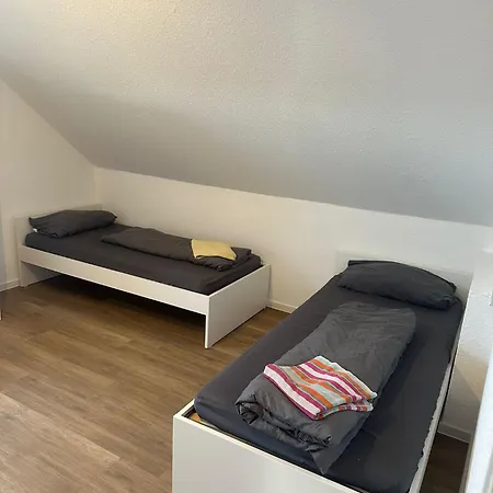 Naehe Alzey Mit Parkplatz Und 3 Schlafzimmer Fuer 7 Personen