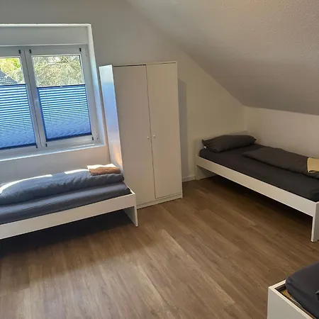 Naehe Alzey Mit Parkplatz Und 3 Schlafzimmer Fuer 7 Personen *