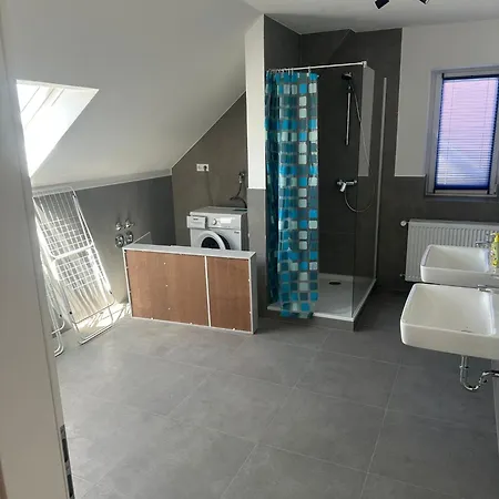 Naehe Alzey Mit Parkplatz Und 3 Schlafzimmer Fuer 7 Personen